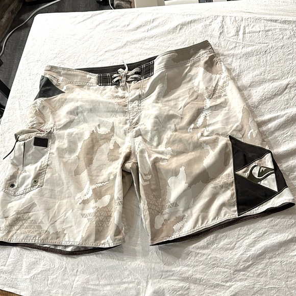 Quicksilver Board Trunks - Picture 1 of 12